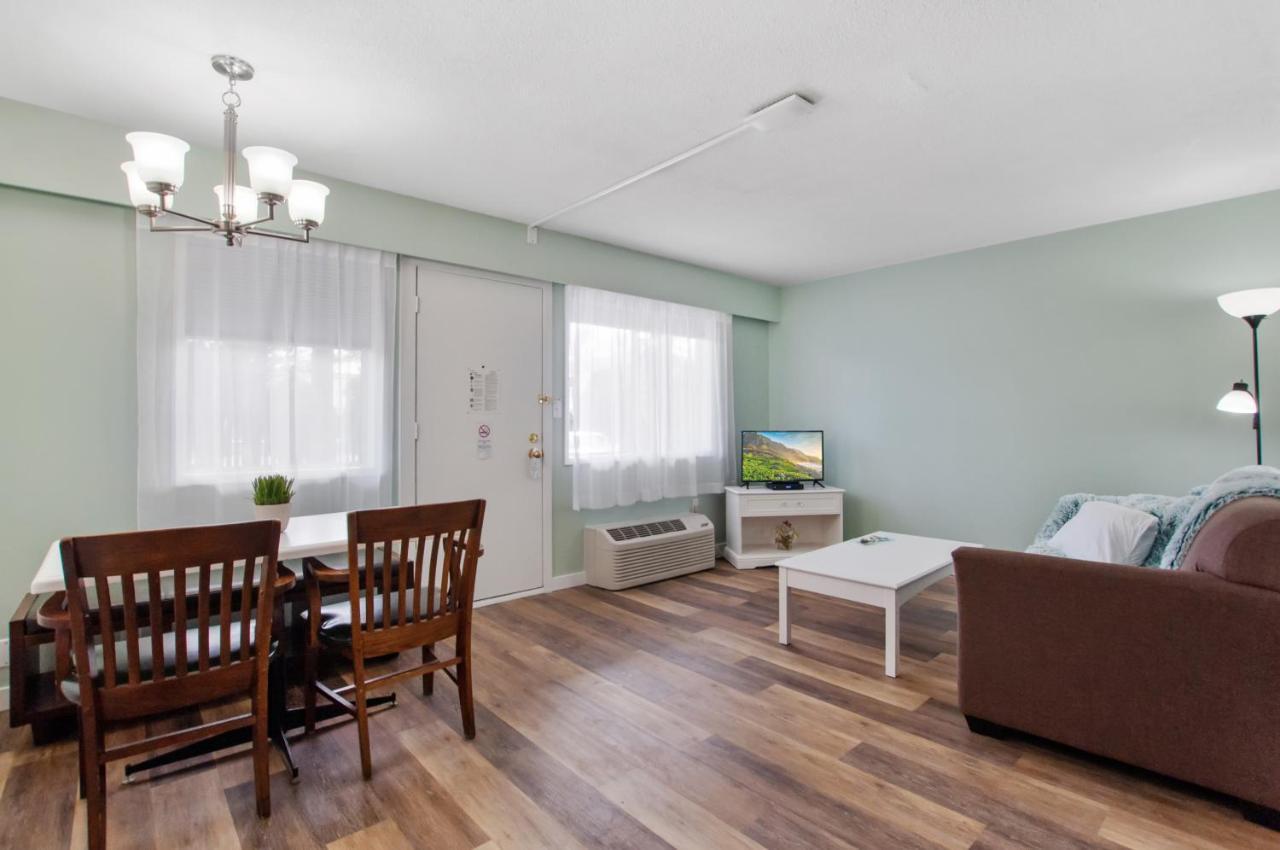 Okanagan Lakefront Resort 彭蒂克顿 外观 照片