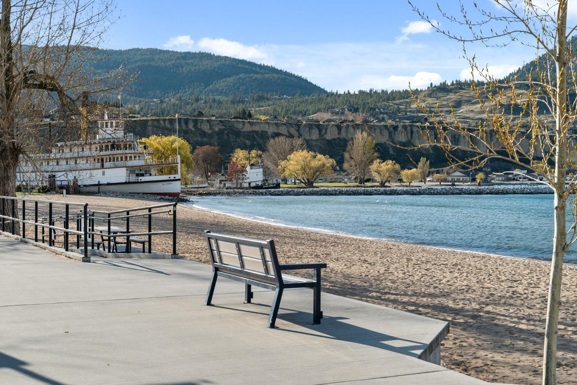 Okanagan Lakefront Resort 彭蒂克顿 外观 照片