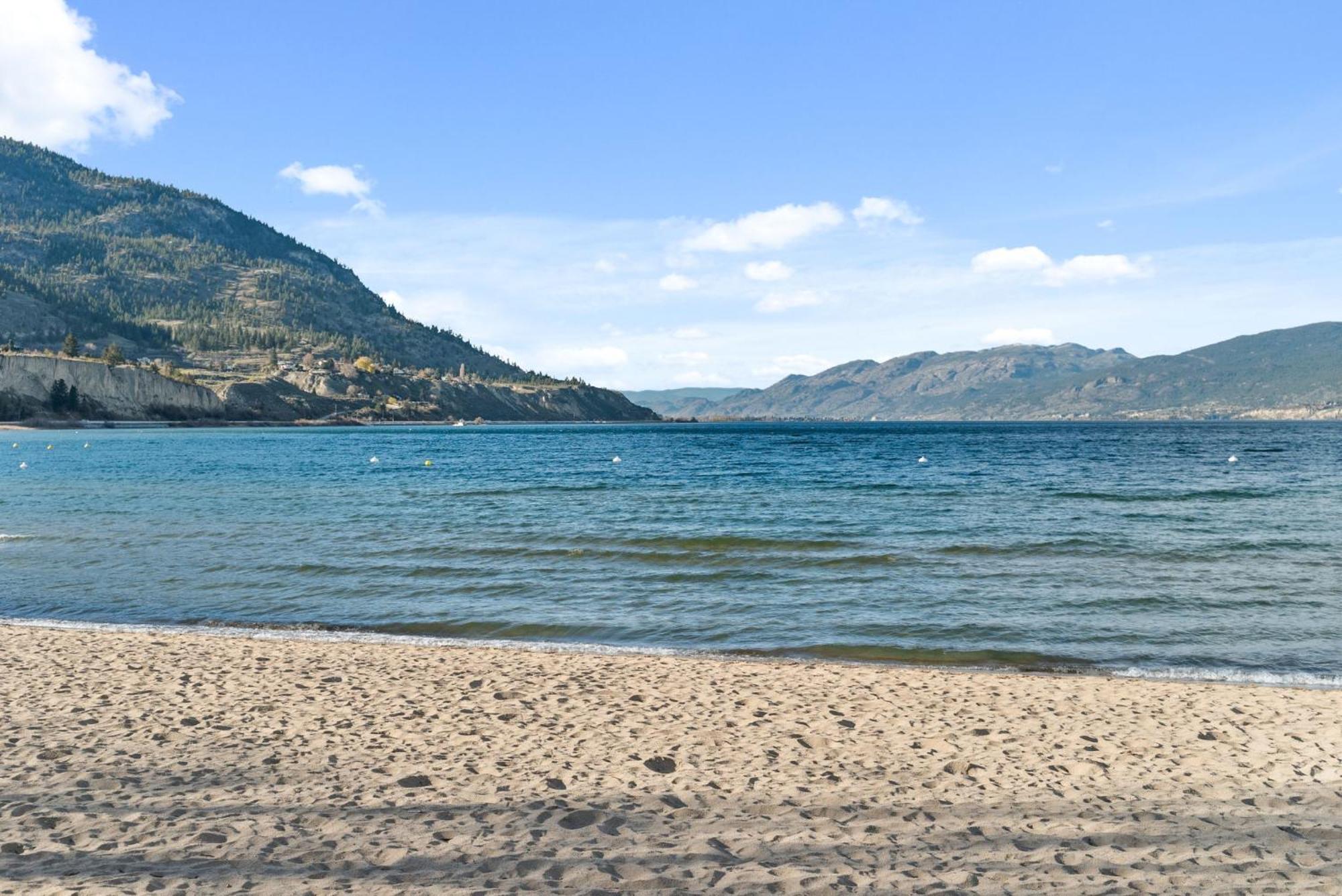 Okanagan Lakefront Resort 彭蒂克顿 外观 照片